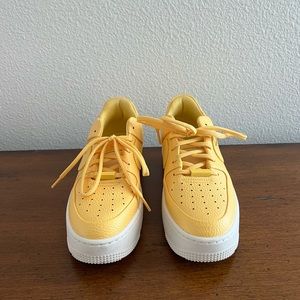 Nike Air Force 1 Sage Low Platform